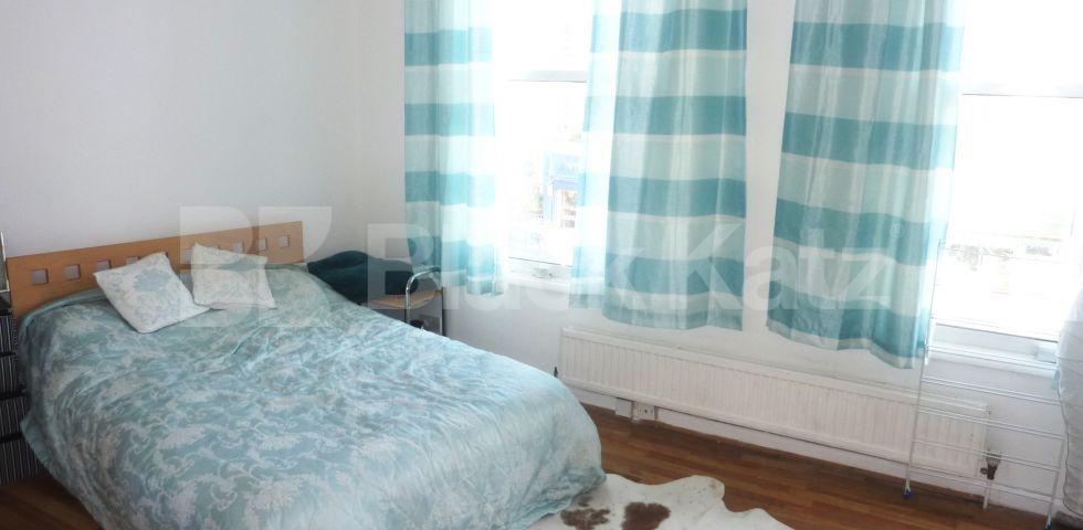 			RENT INCLUSIVE OF GAS, ELECTRIC AND WATER, Studio Apartment, 1 bath, 1 reception Studio			 Brecknock Road, Tufnell Park-Kentish Town